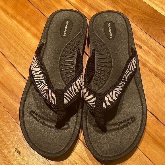 Okabashi black woven zebra thong strap sandals. Large. New. - Picture 1 of 5